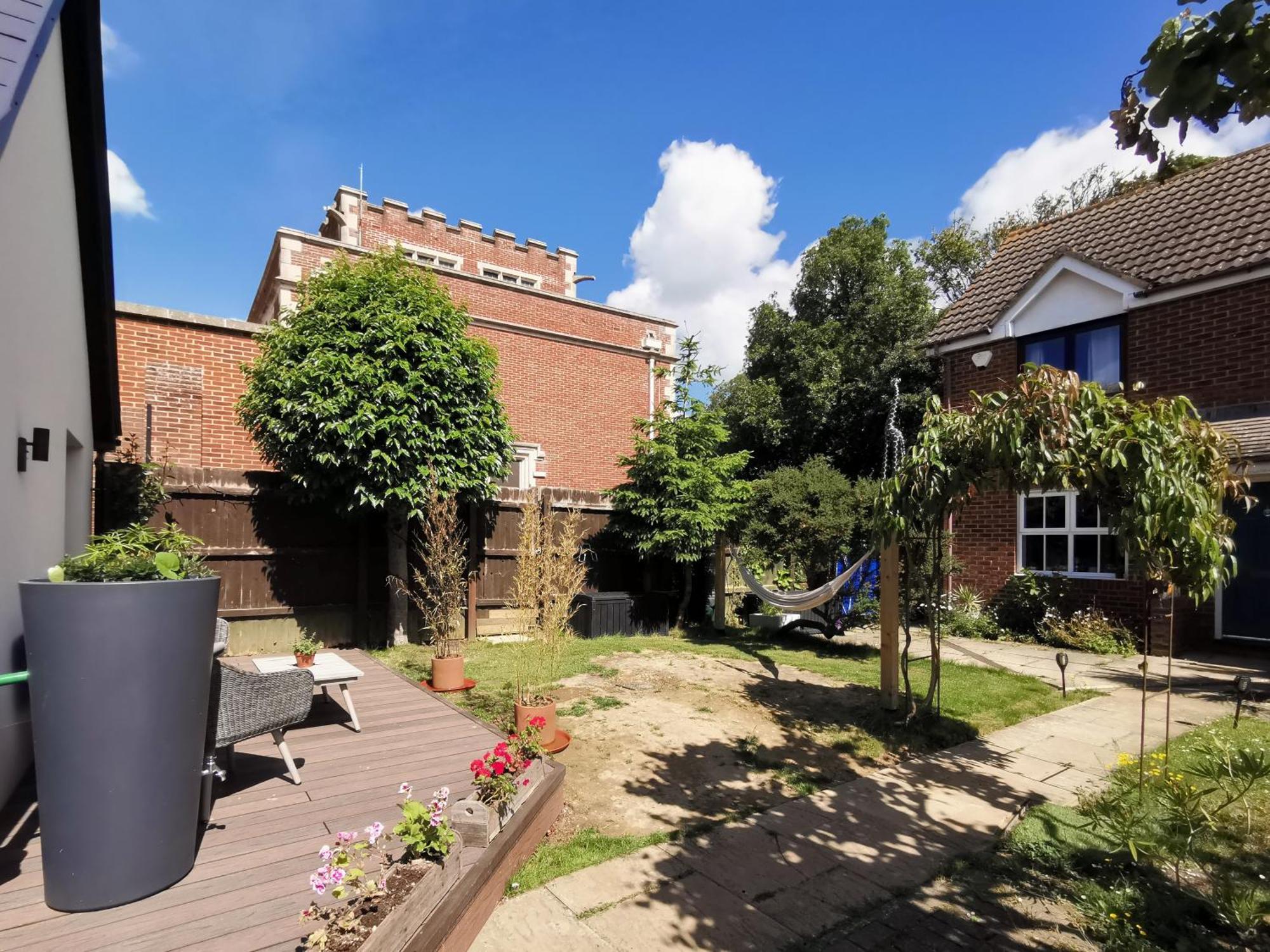 Hastings Casita, 'Little House' Self Contained Garden Lodge, Close To Town And Seafront المظهر الخارجي الصورة
