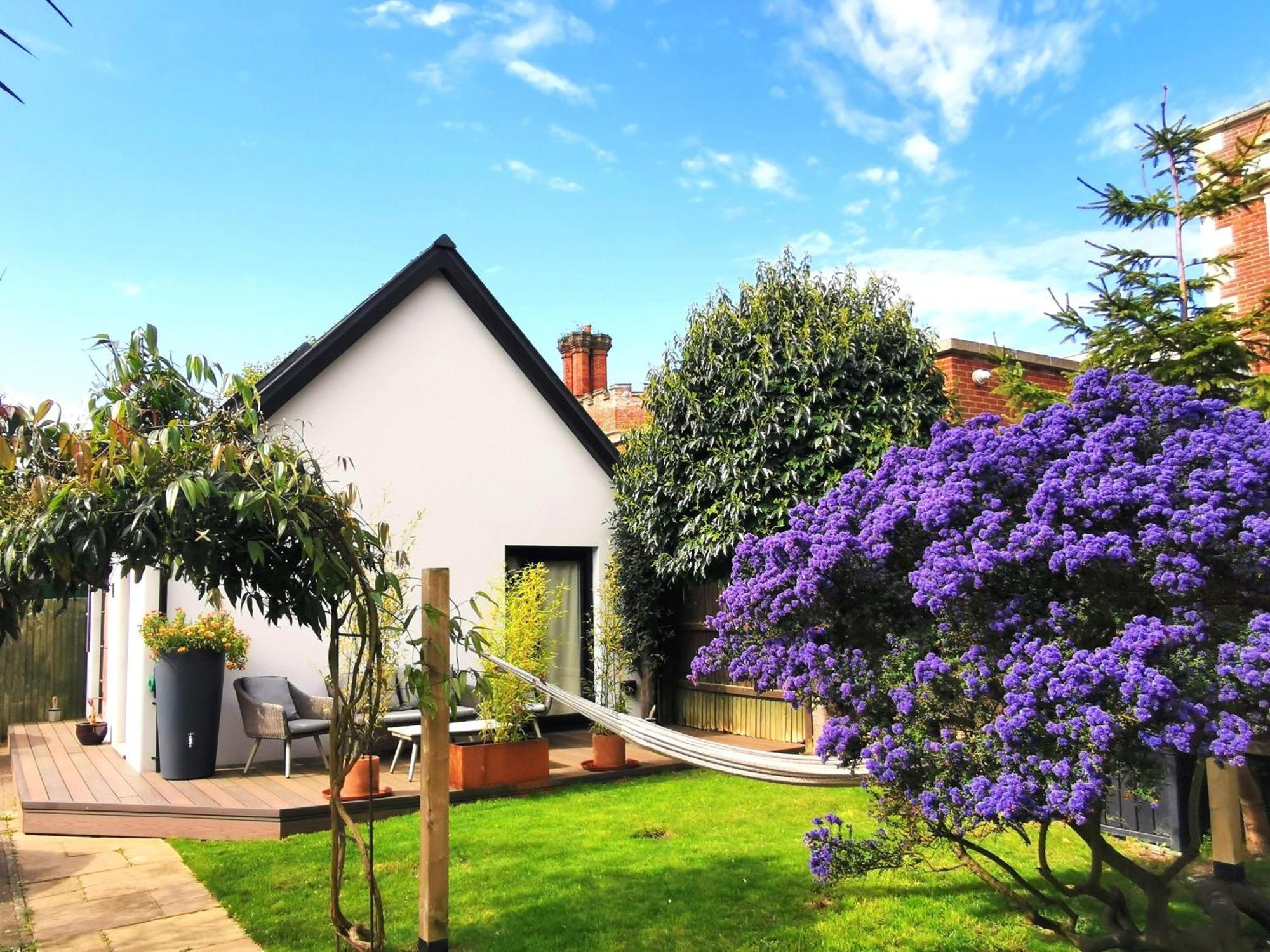 Hastings Casita, 'Little House' Self Contained Garden Lodge, Close To Town And Seafront المظهر الخارجي الصورة